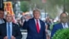 Bivši predsednik SAD Donald Tramp izlazi iz Tramp kule u Njujorku, 10. avgusta 2022.
