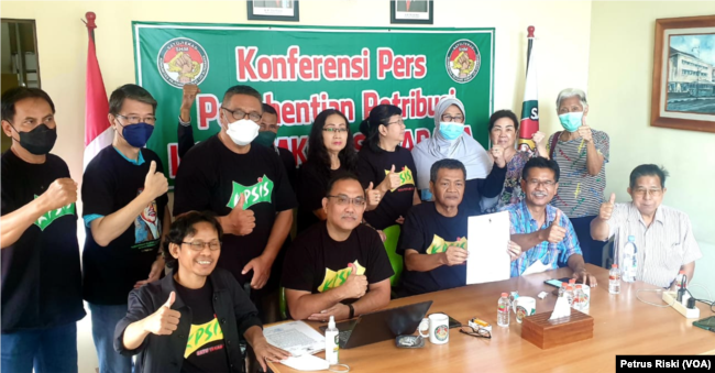 Warga penghuni tanah Surat Ijo siap memperjuangkan hak milik. Warga sepakat nenolak membayar retribusi (Foto: VOA/Petrus Riski)