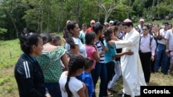 En fotos la labor comunitaria en Nicaragua de monseñor Rolando Álvarez: "el obispo de pueblo" 