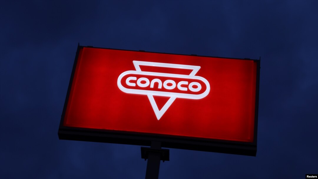 Logo de Conoco en en una gasolinera de Brooklyn, Nueva York, en 2021. Foto Reuters. 