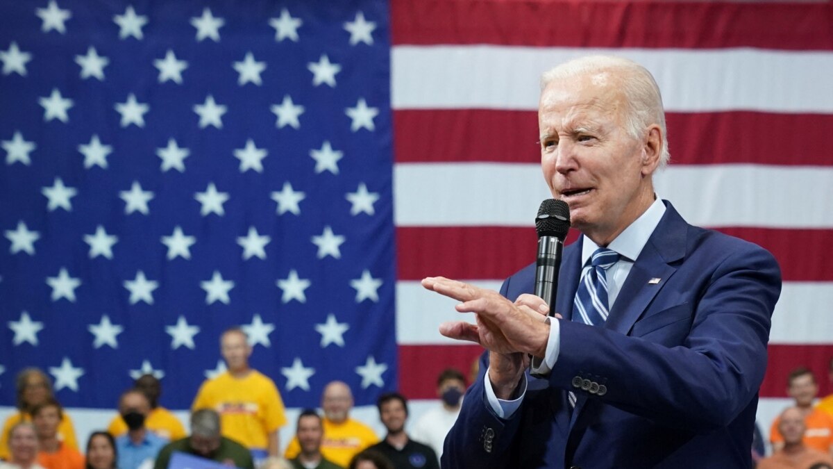 Presiden Joe Biden Bela FBI, Desak Larangan Senjata Serbu