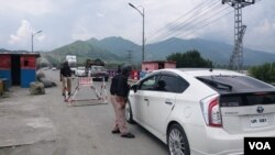 فائل فوٹو۔پولیس ذرائع کا کہنا ہے کہ سوات کے بالائی علاقوں میں پولیس کی بھاری نفری موجود ہے اور سرچ آپریشن جاری ہے۔