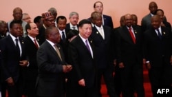 资料照：中共领导人习近平和非洲各国领导人在中非合作论坛北京峰会上。(2018年9月3日)
