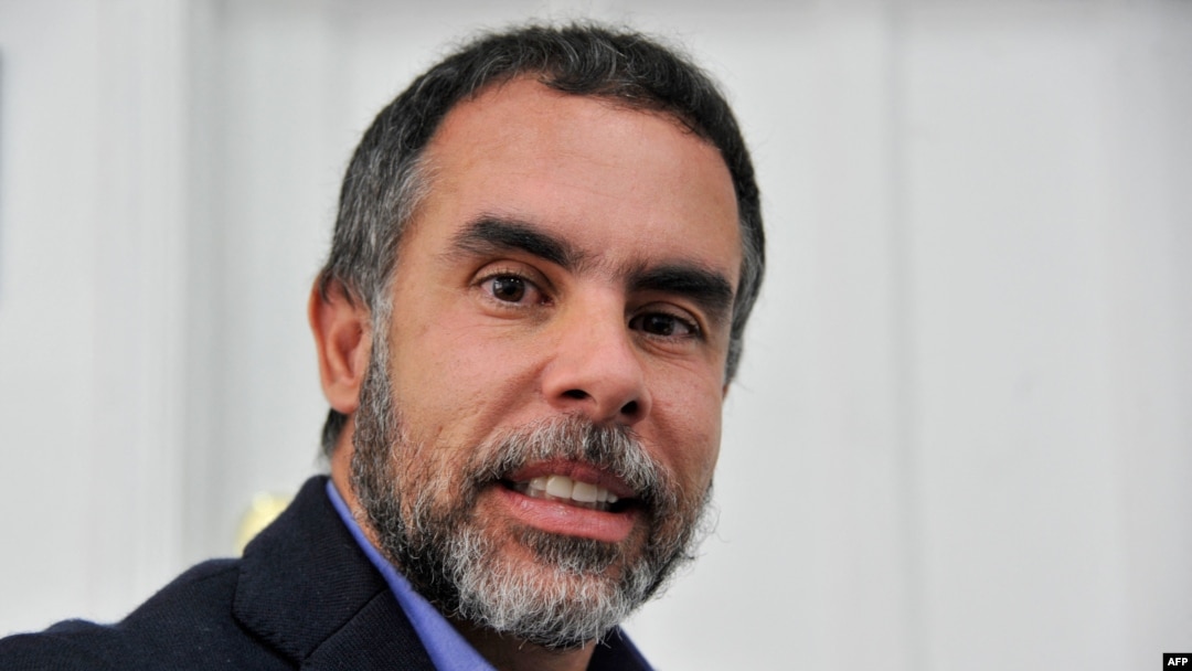 ARCHIVO - El embajador designado por Colombia para Venezuela, Armando Benedetti, en 2014. Foto AFP.
