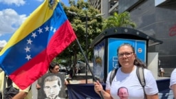 Diannet Blanco, expresa política, exige la liberación de su esposo, el activista humanitario Gabriel Blanco, detenido a principios de julio durante una manifestación en Caracas, Venezuela, el viernes, 12 de agosto de 2022.