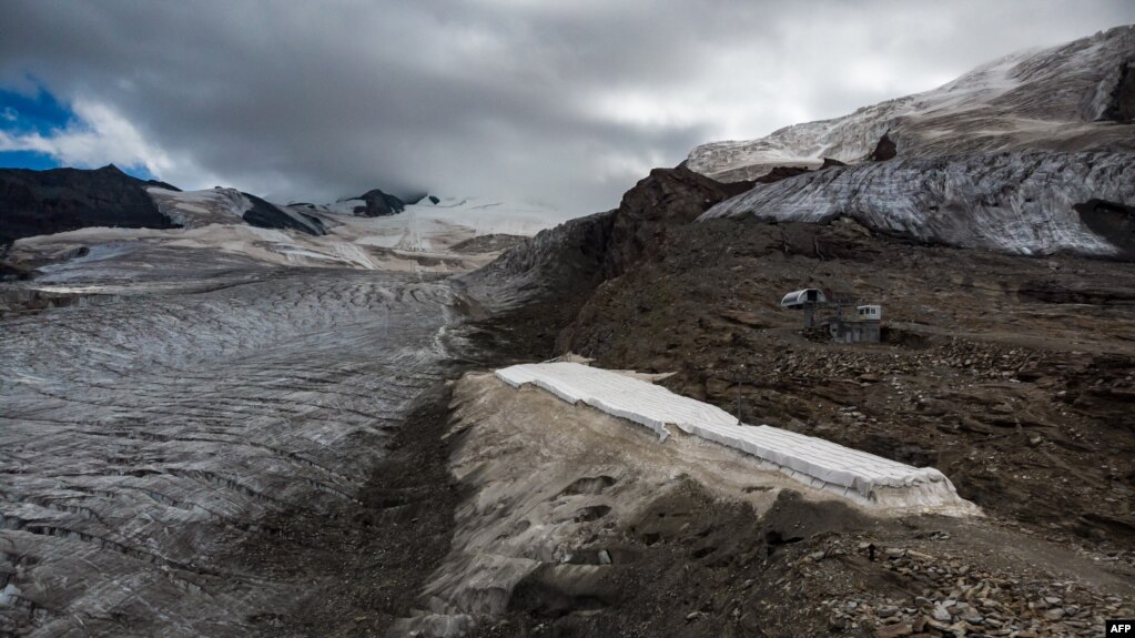 یخچال‌ها آب شدند و گذرگاهی مخفی پس از قرن‌ها در سوئیس پدیدار شد