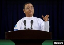 Juru bicara junta militer Myanmar Zaw Min Tun berbicara dalam konferensi pers kementerian informasi di Naypyitaw, Myanmar, 23 Maret 2021. (Foto: Reuters)