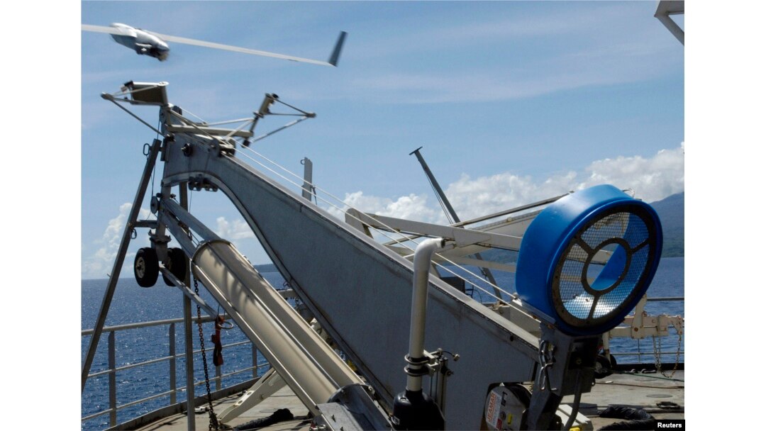 Запуск беспилотника Scan Eagle
