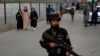 塔利班高级教士死于“伊斯兰国”自杀炸弹袭击