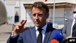 Emmanuel Macron effectue actuellement une visite de trois jours en Algérie.
