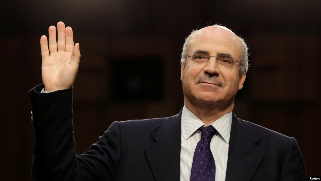 CEO Hermitage Capital Bill Browder sedang diambil sumpah sebelum meneruskan dengar pendapat komite Hukum Senat mengenai dugaan campur tangan Rusia dalam pemilihan presiden 2016 di Capitol Hill di Washington, 27 Juli 2017.