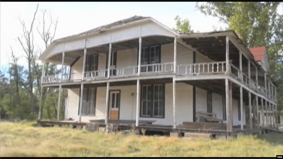 Home of Last Comanche Chief Close to Ruins
