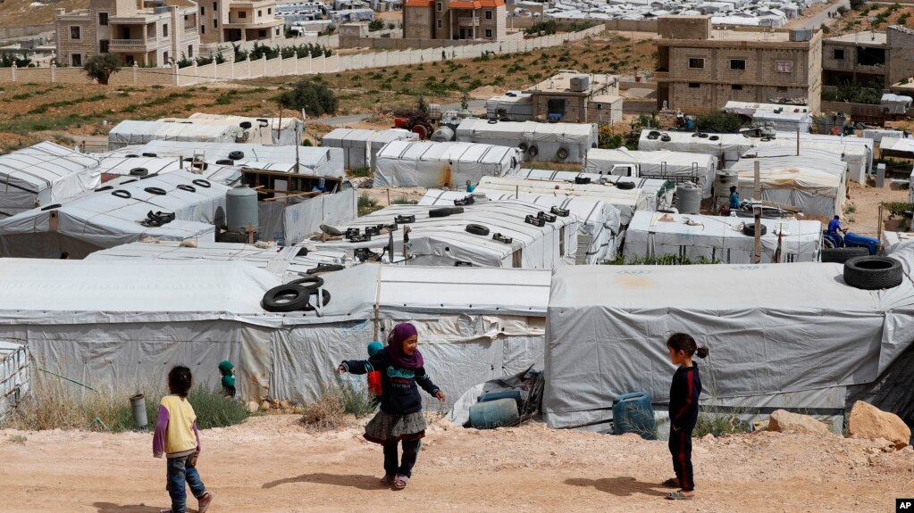 Anak-anak pengungsi Suriah bermain di dekat kamp pengungsi di Arsal, perbatasan Suriah-Lebanon (foto: ilustrasi). 