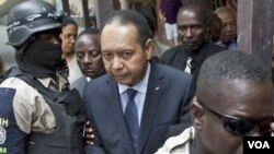 El ex dictador Jean-Claude Duvalier fue puesto bajo detención domiciliaria, en un momento en el que Haití clama por estabilidad política y social.