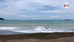 Playas como Caldera de arenas negras en el pacifico costarricenses se mantendrán cerradas como medidas para evitar contagio de COVID-19. [Foto: Armando Gómez, VOA]