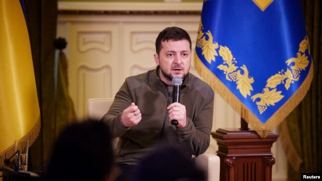 Tổng thống Ukraine Volodymyr Zelenskiy phát biểu trong một cuộc họp báo ở Kyiv, Ukraine, ngày 12 tháng 3, 2022.