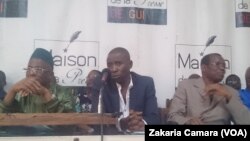 Les cadres guinéens à la conférence de presse à Conakry sur l'affaire Bolloré le 26 avril 2018.