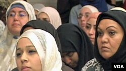 U Anaheimu, na skupovima građana rasprave o optužbama protiv jedanaestorice studenata islamske vjere