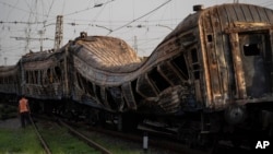 Nga xác nhận tấn công Ukraine vào Ngày Độc lập, Kyiv nói 25 người chết - Bản tin VOA