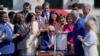 美国总统拜登在白宫南草坪举行的仪式上将《2022年芯片与科学法》签署生效。（2022年8月9日）