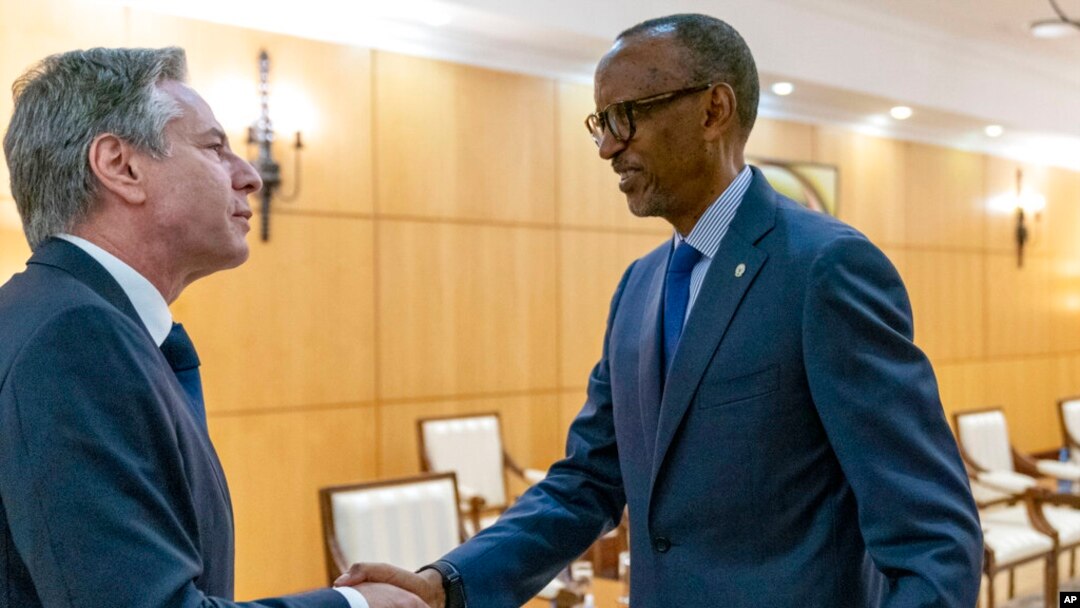 Secretary of State Antony Blinken, left, meets with Rwandan President Paul Kagame at the President's Office in Urugwiro Village in Kigali, Rwanda, Aug. 11, 2022. 
