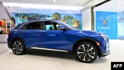 Xe VF 8 của VinFast được trưng bày ở Santa Monica, bang California hồi tháng 7/2022.