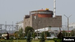 Најголемата европска нуклеарна централа беше исклучена од украинската мрежа првпат во историјата, откако пожар предизвикан од гранатирање оштети далновод