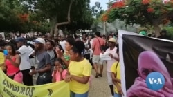Manifestação na Praia sob o lema "Stadu di Nação"