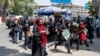 阿富汗塔利班朝天开枪驱散在喀布尔和平示威的妇女（2022年8月13日）
