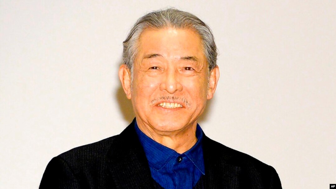 Issey Miyaka falleció a la edad de 84 años. El diseñador definió una época de la historia moderna de Japón y alcanzó el estrellato en la década de 1970 dentro de una generación de diseñadores y artistas que lograron fama mundial.