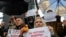 Люди протестуют против нечестных выборов в Москве (архивное фото)
