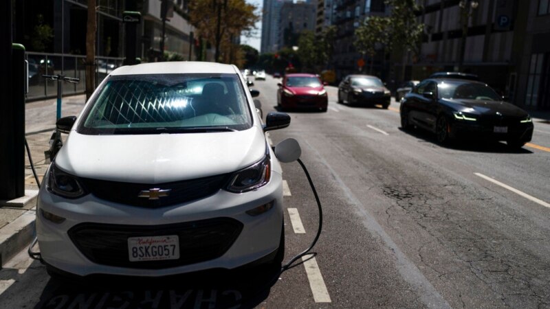 California Phasing Out Gas Vehicles in Climate Change Fight 