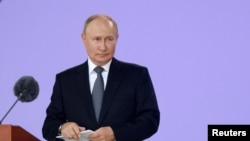 Ruski predsednik Vladimir Putin na creemoniji otvaranja međunarodnog vojno-tehničkog foruma u Moskvi, 15. avgust 2022. 