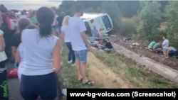 Autobus iz Srbije prevrnut na autoputu za Sofiju (screenshot, www.bg-voice.com)