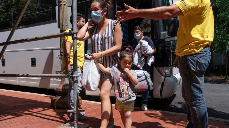 Thousands of Immigrants Arrive to New York and D.C.