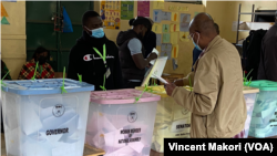 A man casts his ballot during the 2022 general elections in Kenya. Photo: Vincent Makori, VOA Africa 54