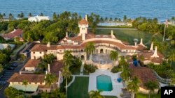 Vụ khám xét Mar-a-Lago: Trump đúng hay sai? - Bản tin VOA