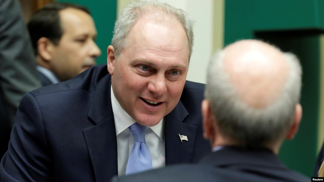 Scalise ya estuvo antes al borde de la muerte debido a un extenso sangrado y tras su mejora los médicos advirtieron que su completa recuperación sería larga y llena de peligros.