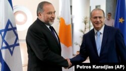 Avigdor Lieberman ve Yannis Kasulides