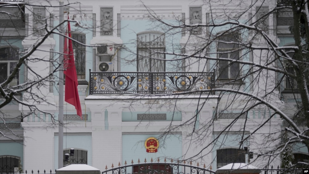 中国驻基辅大使馆（2022年3月1日）(photo:VOA)