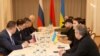 乌克兰和俄罗斯的谈判代表在白俄罗斯戈梅利举行谈判。（2022年2月28日）