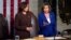 Chủ tịch Hạ viện Mỹ Nancy Pelosi (phải) và Phó Tổng thống Kamala Harris (trái) tại buổi đọc Thông điệp Liên bang của Tổng thống Joe Biden. 1/3.
