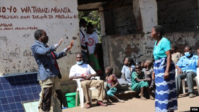 FILE - Drama is among activities campaigners in Malawi use to encourage people to get COVID-19 jab. (Lameck Masina/VOA)