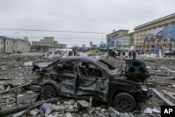 La plaza central de Járkov, la segunda ciudad de Ucrania, después de un ataque de artillería rusa el 1 de marzo de 2022.