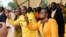 UNelson Chamisa labanye bakhe ... (Columbus Mavhunga/VOA)