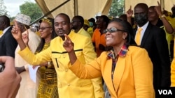 Nelson Chamisa and other leaders of the opposition Citizens Coalition for Change attending a rally in the Midlands. (Columbus Mavhunga/VOA)