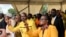 Nelson Chamisa (L), leader of the Zimbabwe Citizens’ Coalition for Change, at a rally in Gokwe. (Columbus Mavhunga/VOA)