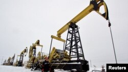 Naftno polje u Izevsku, Rusija.