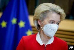 អ្នកស្រី Ursula von der Leyen ប្រធាន​គណៈកម្មការ​អឺរ៉ុប​នៃ​សហភាព​អឺរ៉ុប​ កាល​ពី​ថ្ងៃ​ទី​២ ខែ​មីនា​ ឆ្នាំ​២០២២។