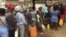 Longas filas para compra de combustíveis e São Tomé